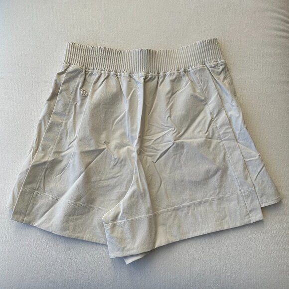 Lululemon Stretch Woven Relax Fit High Rise Short 4" Bone - Picture 4 of 4